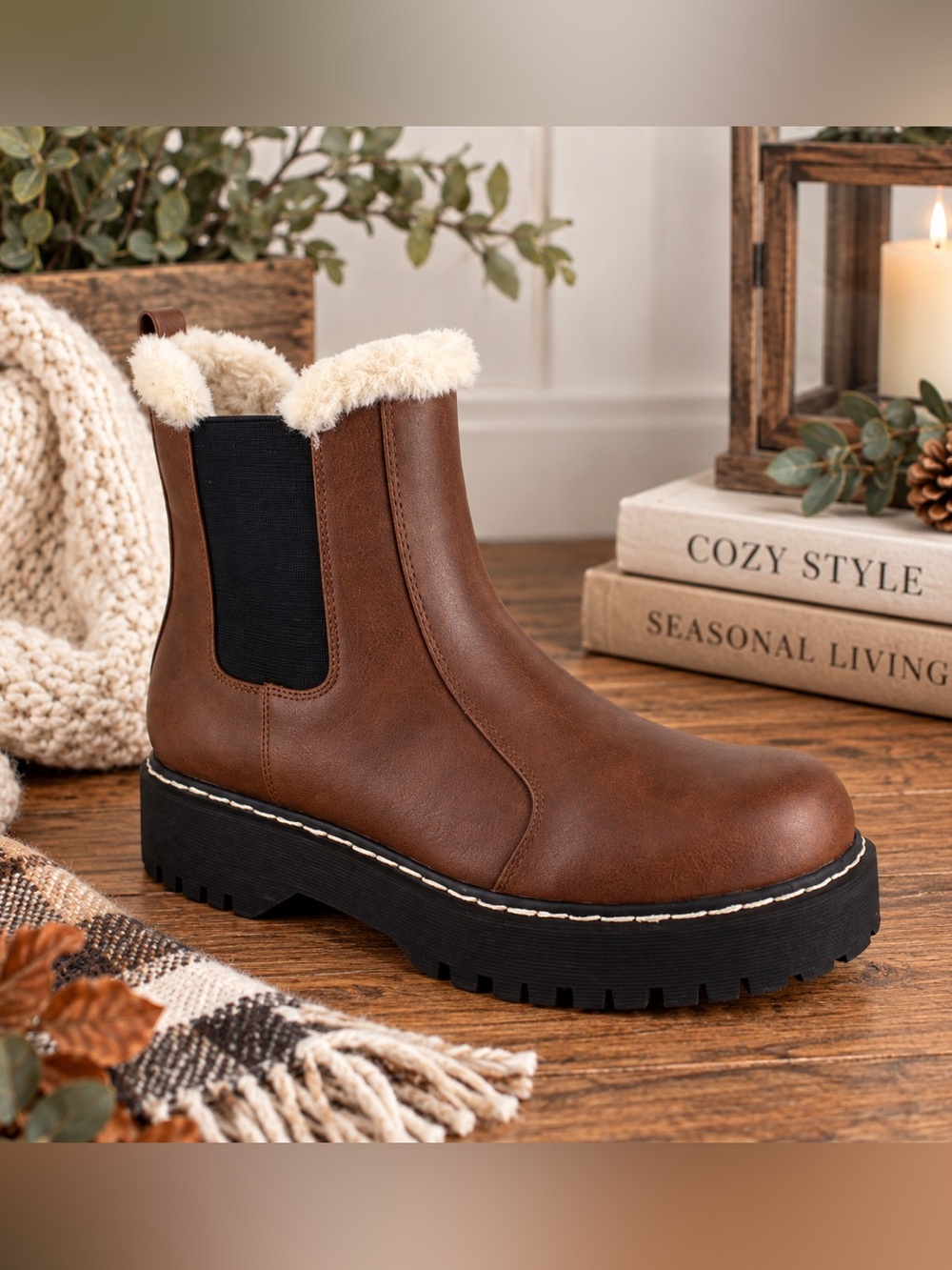 Portland Helena Women’s Tan Brown Faux Leather & Fur Ankle Chelsea Boots Size 8